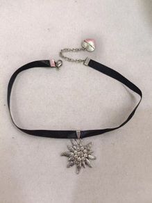 Vintage style Alpenflustern Ribbon choker