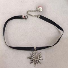 Vintage style Alpenflustern Ribbon choker