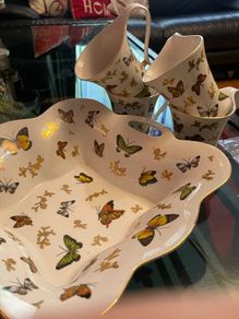Butterflies cups and bowl
