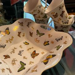 Butterflies cups and bowl