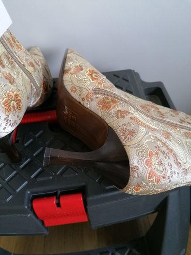 Women's Boot's NWT SIZE 8