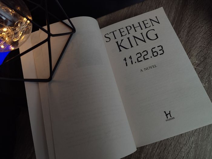 11.22.63 by Stephen King ! 740 Pages ! 2012 ! by Hodder & Stoughton !