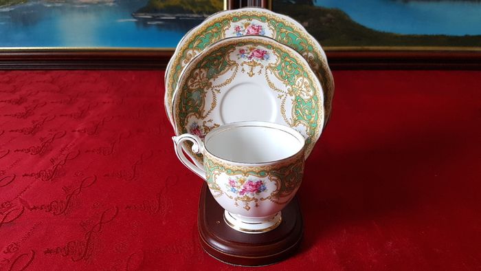 For Collectors Antique Queen Anne Regency Green Fine Bone China Gold Gilt Cabinet Tea Set Trio Made In England