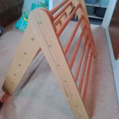 Pickler climbing triangle for babies/toddlers