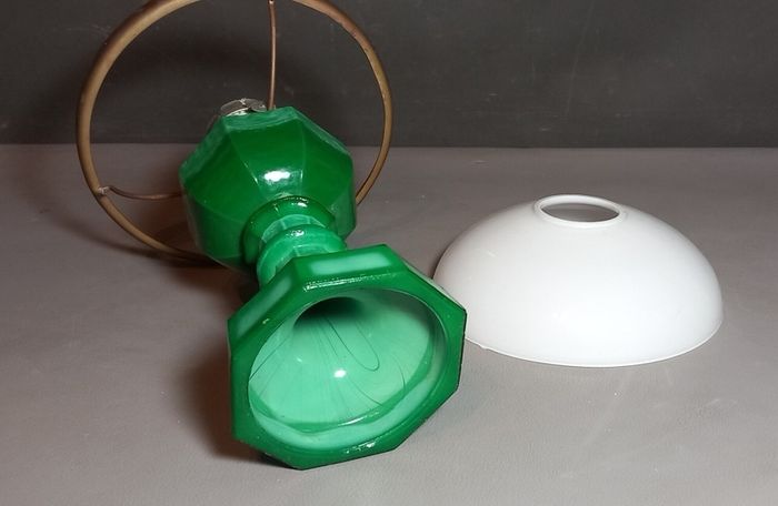 1938 Slevogt Gablonz malachite glass ar deco petroleum lamp