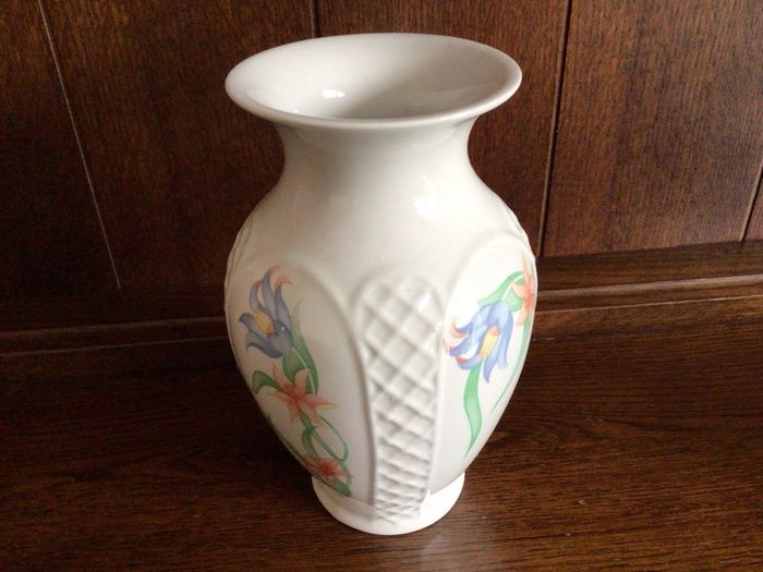 Vintage Royal Winton 8 inch Vase