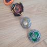 Beyblades Arena with 4 beyblades Image 2