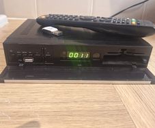 SAB Titan III Combo HD Satellite Saorview Receiver and Remote