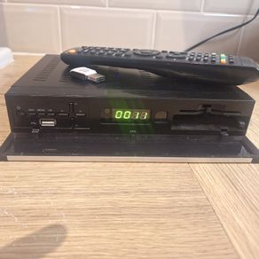 SAB Titan III Combo HD Satellite Saorview Receiver and Remote