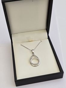 Brand New 925 Silver Pendant & Chain