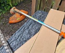 petrol hedge cutter and strimmer
