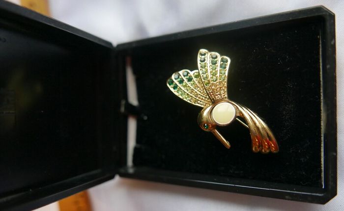 Vintage Monet Gold Plate Crystal Jelly Belly Hummingbird Brooch and Box