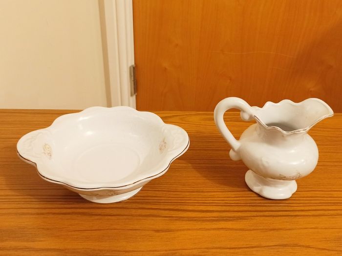 Lot of vintage ceramic items including  jug &bowl for washstand & Sandland Ware ceramic marmalade jar produced for Frank Cooper Ltd.