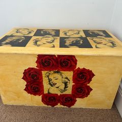 Marilyn Monroe - Vintage storage chest