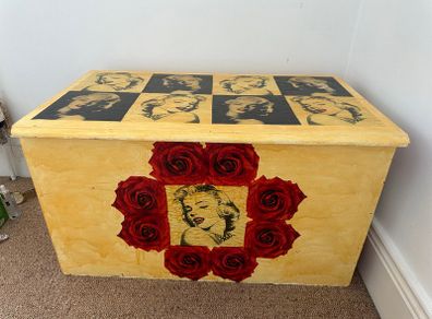 Marilyn Monroe - Vintage storage chest