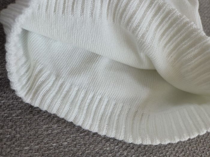 Helly hansen white beanie bnwt