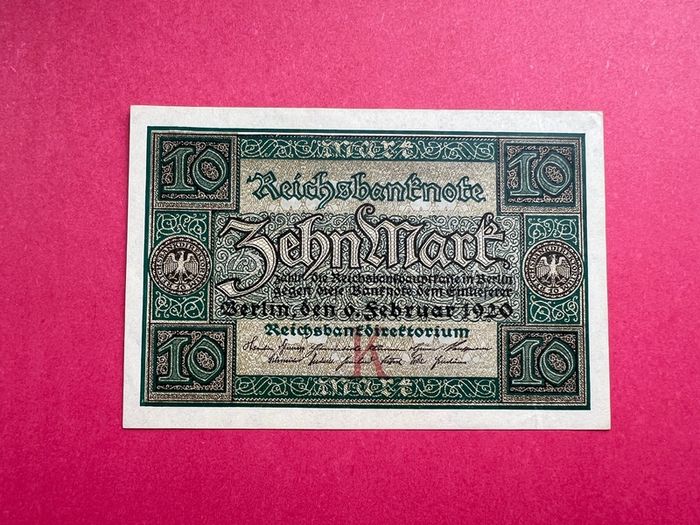 Germany  10  Marks. 1920  Pick  67a. ( Uncirculated )