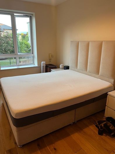 king size bed with ottoman
