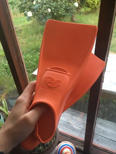 Kids flippers size 26-28