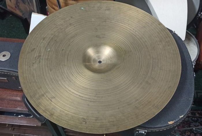 Vintage Hollywood Meazzi 20" Ride / Crash Cymbal 2000g