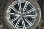 21" Genuine Audi Q8 S Line Alloys with tyres
