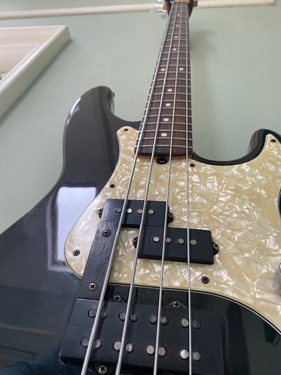 Fender P Bass Deluxe 1996 Rare 50th anniversary
