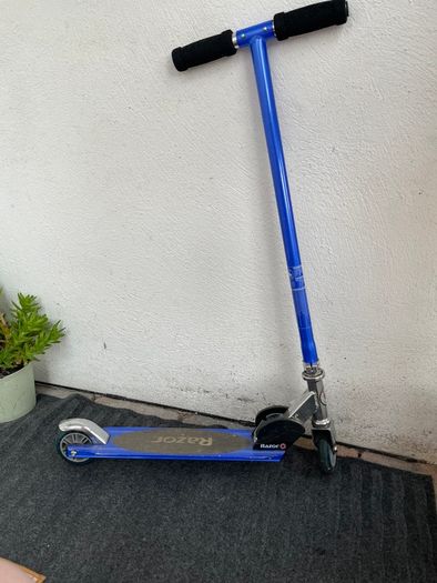 Razor S kick Foldable Scooter, Ages 6+