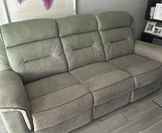 Recliner sofas