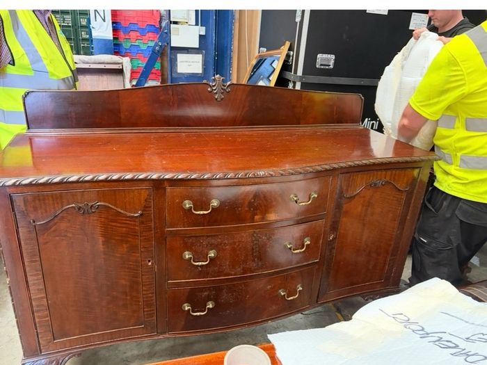 Free - Table