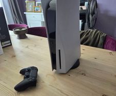 PS5 Disc Tray with Controller