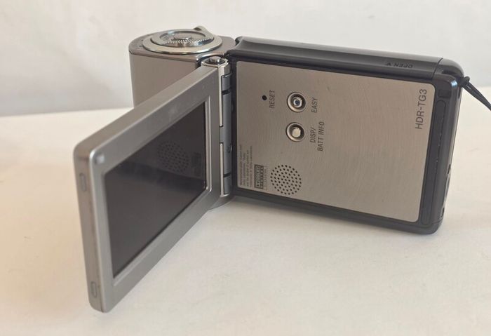 SONY HDR-TG1 Digital Hi-Vision Handycam Camcorder