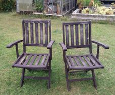 2 garden chairs