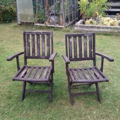 2 garden chairs