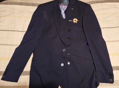 Remus Uomo Suit (Tapered)
