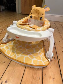 Baby chair with tray