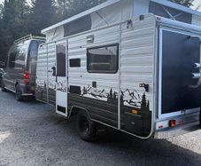 Unique 6-berth Austrailian Rapido caravan