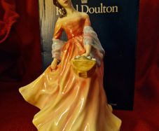 Royal Doulton Figurine "Summer Scent"