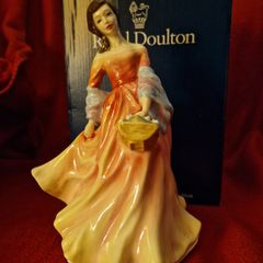 Royal Doulton Figurine "Summer Scent"