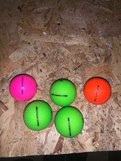 (5) Colored Srixon Soft feel golf balls