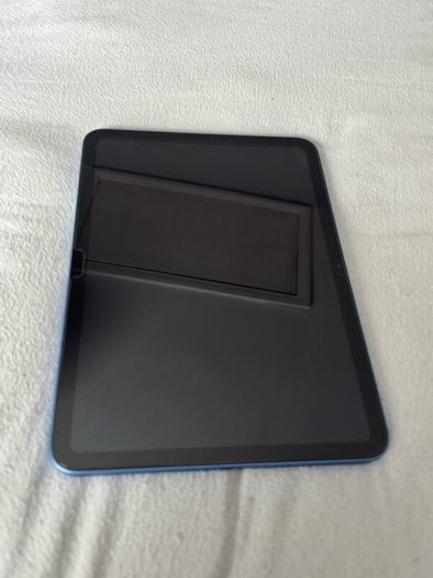 iPad 10 Generation 64GB + Apple Pencil + Case