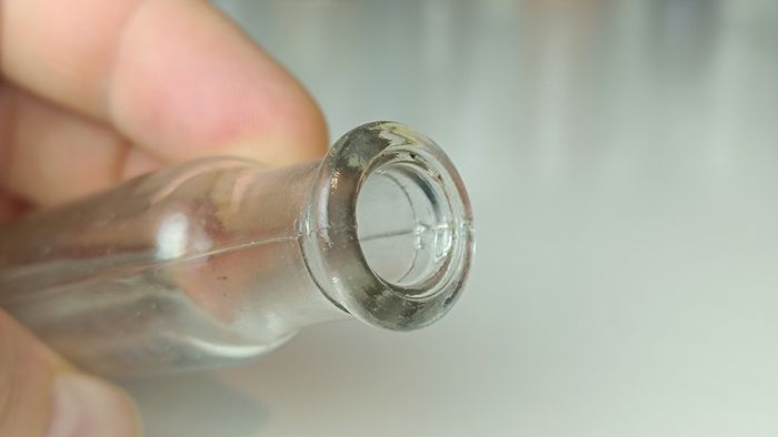 494 - Set of 6 Vintage Clear Glass Screw Cork Top Collectible Decorative Bottles and Jars