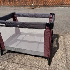 Travel cot
