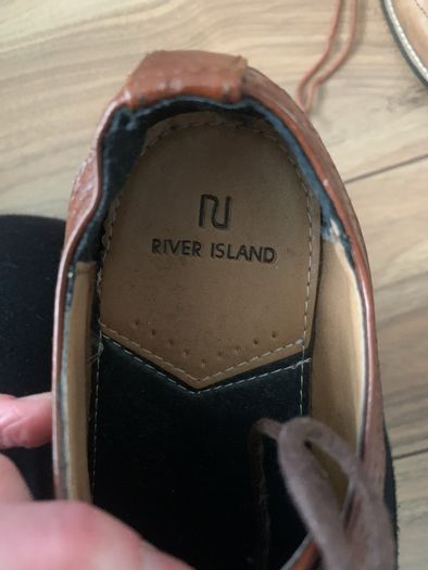 Boys brown shoes