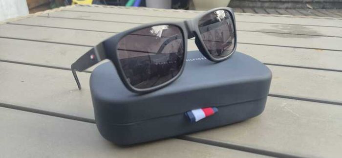 Tommy Hilfiger Sunglasses TH 1718/S with Grey Lenses Black