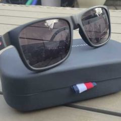 Tommy Hilfiger Sunglasses TH 1718/S with Grey Lenses Black
