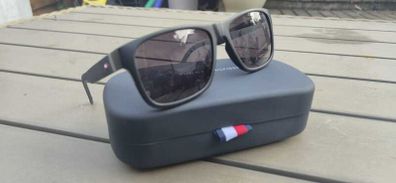 Tommy Hilfiger Sunglasses TH 1718/S with Grey Lenses Black