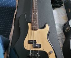 Fender Precision Bass Special Deluxe series Guitar