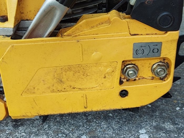 Petrol Chainsaw in like new condition,  Blade & motor, See Pictures