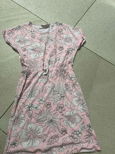 pink dress