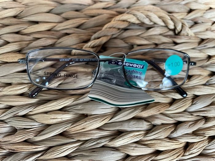 reading glasses +1.00 Brand new